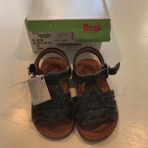 Dogi Sandals brand new